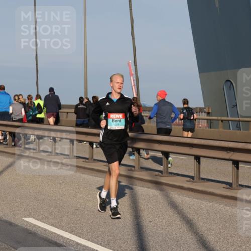 03.10.2025 - Köhlbrandbrückenlauf Julia Fischer http://msf.ph/oto/9000584 03.10.2025 09:35:22 Position 2 1029 meine-sportfotos.de