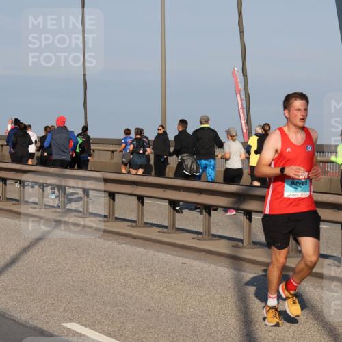 03.10.2025 - Köhlbrandbrückenlauf Julia Fischer http://msf.ph/oto/9000610 03.10.2025 09:35:27 Position 2 152 meine-sportfotos.de