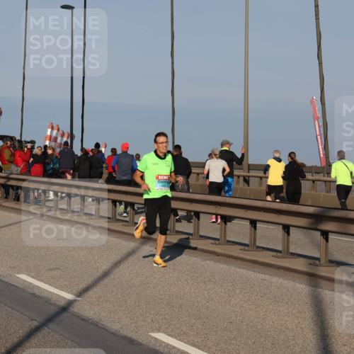 03.10.2025 - Köhlbrandbrückenlauf Julia Fischer http://msf.ph/oto/9000619 03.10.2025 09:35:28 Position 2  meine-sportfotos.de