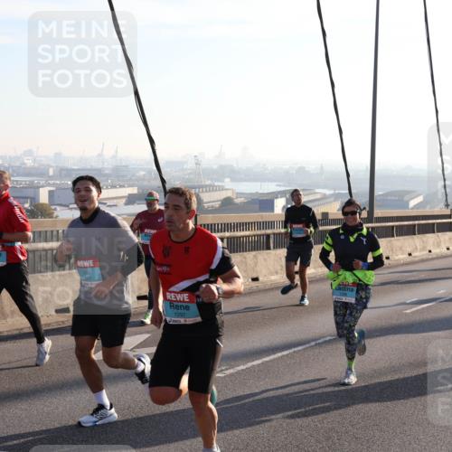 03.10.2025 - Köhlbrandbrückenlauf Julia Fischer http://msf.ph/oto/9000707 03.10.2025 09:22:04 Position 1 1297, 1398 meine-sportfotos.de