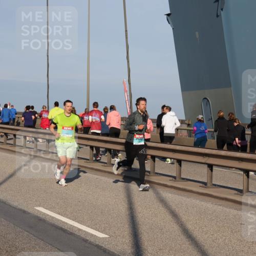 03.10.2025 - Köhlbrandbrückenlauf Julia Fischer http://msf.ph/oto/9000723 03.10.2025 09:36:08 Position 2  meine-sportfotos.de