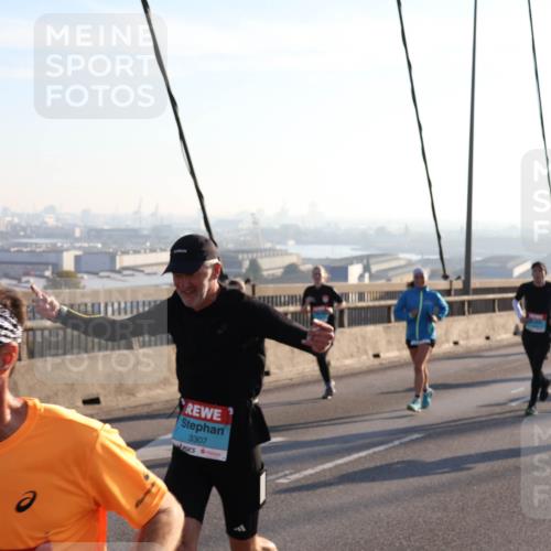 03.10.2025 - Köhlbrandbrückenlauf Julia Fischer http://msf.ph/oto/9000816 03.10.2025 09:22:14 Position 1 3307 meine-sportfotos.de