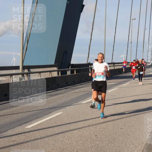 03.10.2025 - Köhlbrandbrückenlauf Julia Fischer http://msf.ph/oto/9000924 03.10.2025 09:37:02 Position 2  meine-sportfotos.de