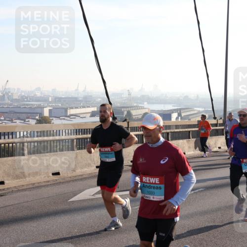 03.10.2025 - Köhlbrandbrückenlauf Julia Fischer http://msf.ph/oto/9000976 03.10.2025 09:22:47 Position 1 1602, 1033, 1106 meine-sportfotos.de