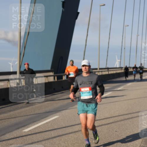 03.10.2025 - Köhlbrandbrückenlauf Julia Fischer http://msf.ph/oto/9001154 03.10.2025 09:37:37 Position 2 1490 meine-sportfotos.de