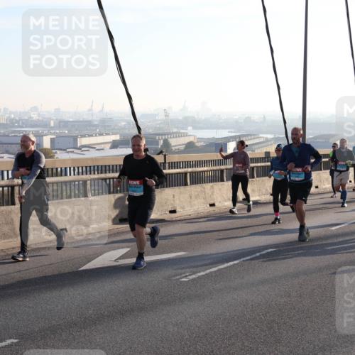 03.10.2025 - Köhlbrandbrückenlauf Julia Fischer http://msf.ph/oto/9001331 03.10.2025 09:23:52 Position 1  meine-sportfotos.de
