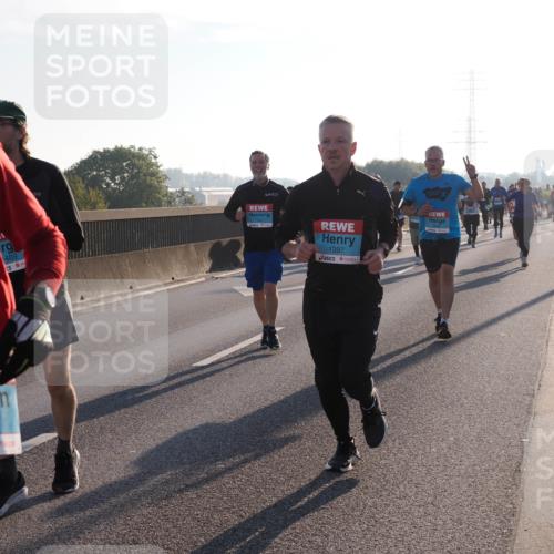03.10.2025 - Köhlbrandbrückenlauf Fabian Wolf http://msf.ph/oto/9001342 03.10.2025 09:17:32 Position 3 3353, 489, 1397 meine-sportfotos.de