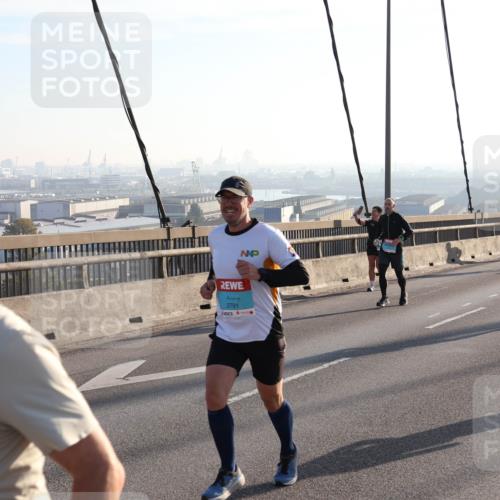 03.10.2025 - Köhlbrandbrückenlauf Julia Fischer http://msf.ph/oto/9001398 03.10.2025 09:24:09 Position 1 1776, 3791 meine-sportfotos.de