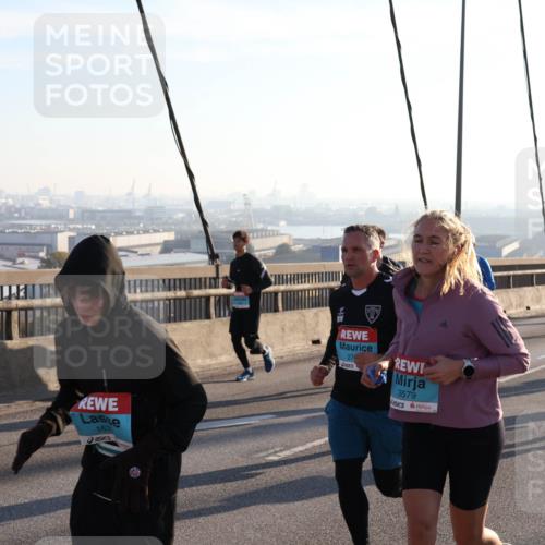 03.10.2025 - Köhlbrandbrückenlauf Julia Fischer http://msf.ph/oto/9001548 03.10.2025 09:24:31 Position 1 167, 27, 3579 meine-sportfotos.de