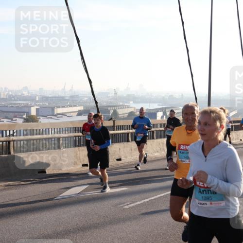 03.10.2025 - Köhlbrandbrückenlauf Julia Fischer http://msf.ph/oto/9001589 03.10.2025 09:24:35 Position 1 142, 1395 meine-sportfotos.de