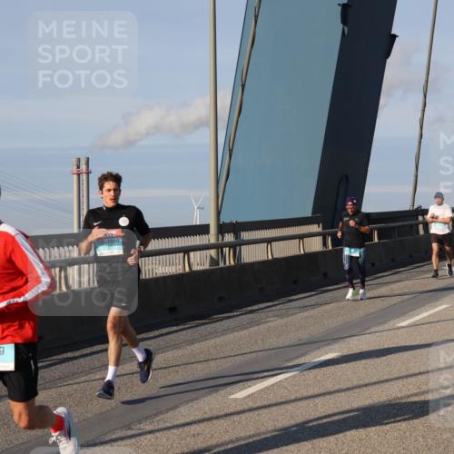 03.10.2025 - Köhlbrandbrückenlauf Julia Fischer http://msf.ph/oto/9001600 03.10.2025 09:39:20 Position 2 3525 meine-sportfotos.de