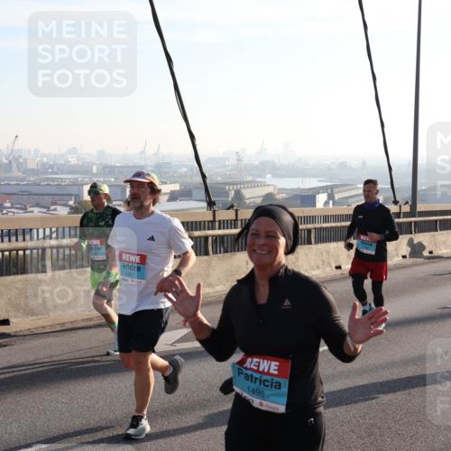 03.10.2025 - Köhlbrandbrückenlauf Julia Fischer http://msf.ph/oto/9001633 03.10.2025 09:24:42 Position 1 3481, 6, 1496 meine-sportfotos.de