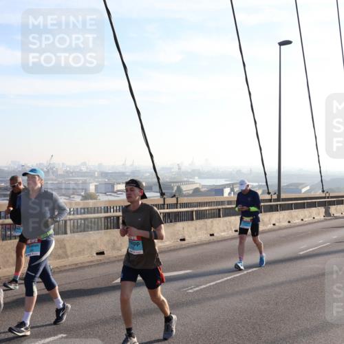 03.10.2025 - Köhlbrandbrückenlauf Julia Fischer http://msf.ph/oto/9001744 03.10.2025 09:25:08 Position 1  meine-sportfotos.de
