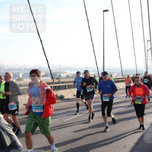 03.10.2025 - Köhlbrandbrückenlauf Julia Fischer http://msf.ph/oto/9001809 03.10.2025 09:25:33 Position 1 3484 meine-sportfotos.de