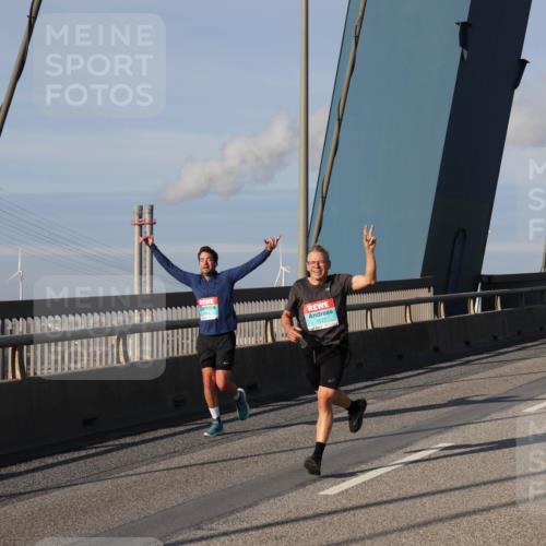 03.10.2025 - Köhlbrandbrückenlauf Julia Fischer http://msf.ph/oto/9001878 03.10.2025 09:40:03 Position 2 1077 meine-sportfotos.de