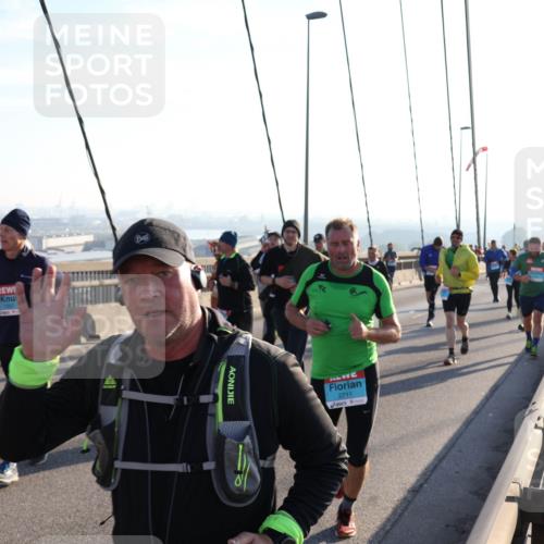 03.10.2025 - Köhlbrandbrückenlauf Julia Fischer http://msf.ph/oto/9001944 03.10.2025 09:25:49 Position 1 1257, 2711 meine-sportfotos.de