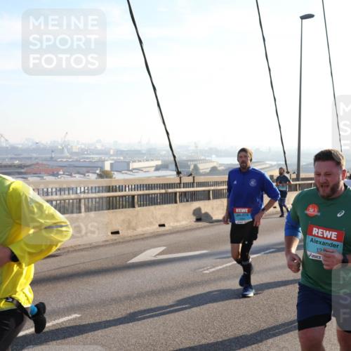 03.10.2025 - Köhlbrandbrückenlauf Julia Fischer http://msf.ph/oto/9001963 03.10.2025 09:25:53 Position 1 102, 12 meine-sportfotos.de