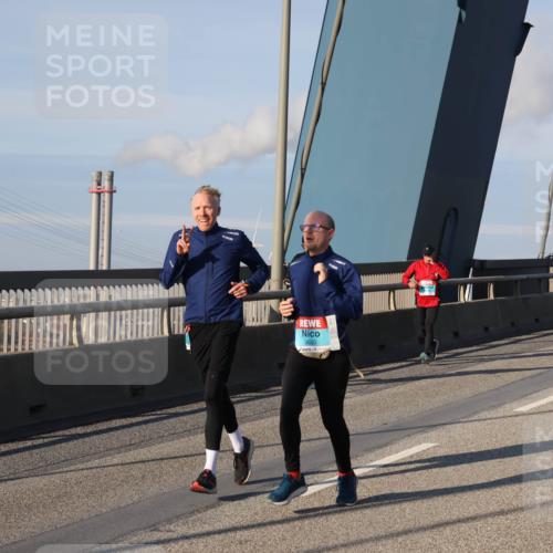03.10.2025 - Köhlbrandbrückenlauf Julia Fischer http://msf.ph/oto/9002107 03.10.2025 09:40:49 Position 2 3650 meine-sportfotos.de