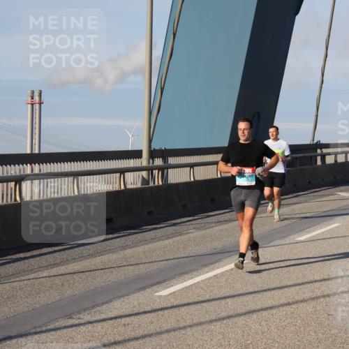 03.10.2025 - Köhlbrandbrückenlauf Julia Fischer http://msf.ph/oto/9002138 03.10.2025 09:40:54 Position 2  meine-sportfotos.de