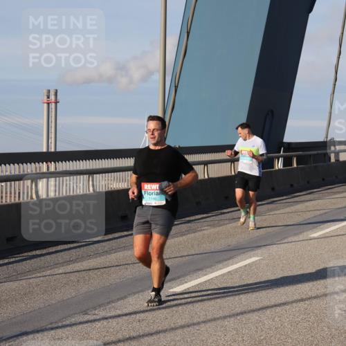 03.10.2025 - Köhlbrandbrückenlauf Julia Fischer http://msf.ph/oto/9002142 03.10.2025 09:40:55 Position 2 1146 meine-sportfotos.de