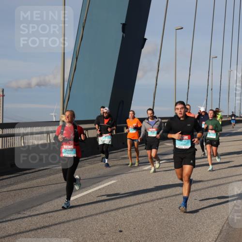 03.10.2025 - Köhlbrandbrückenlauf Julia Fischer http://msf.ph/oto/9002254 03.10.2025 09:41:17 Position 2 3790 meine-sportfotos.de