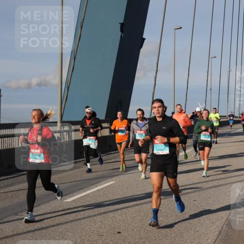 03.10.2025 - Köhlbrandbrückenlauf Julia Fischer http://msf.ph/oto/9002257 03.10.2025 09:41:17 Position 2 3630, 3790 meine-sportfotos.de