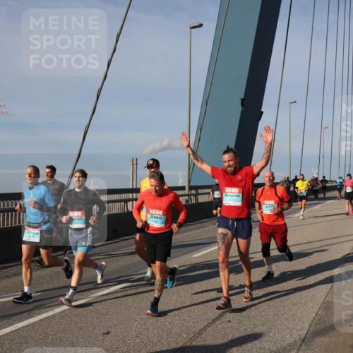 03.10.2025 - Köhlbrandbrückenlauf Julia Fischer http://msf.ph/oto/9002429 03.10.2025 09:41:41 Position 2 1165, 1273 meine-sportfotos.de