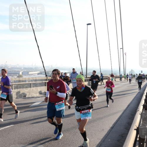 03.10.2025 - Köhlbrandbrückenlauf Julia Fischer http://msf.ph/oto/9002443 03.10.2025 09:27:05 Position 1 2964, 1093 meine-sportfotos.de