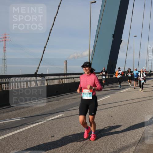 03.10.2025 - Köhlbrandbrückenlauf Julia Fischer http://msf.ph/oto/9002447 03.10.2025 09:41:46 Position 2 1123 meine-sportfotos.de