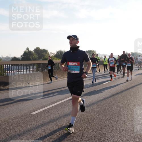 03.10.2025 - Köhlbrandbrückenlauf Fabian Wolf http://msf.ph/oto/9002470 03.10.2025 09:17:59 Position 3 3683, 3820 meine-sportfotos.de