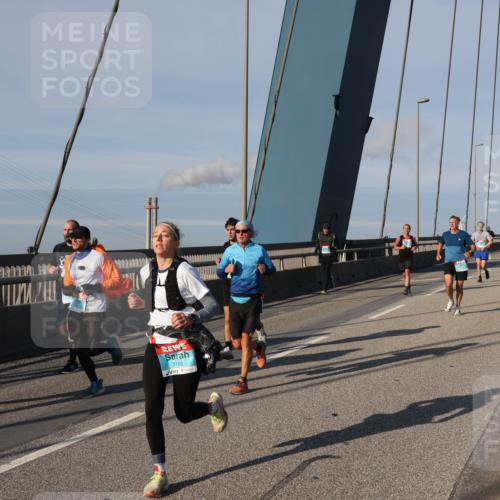 03.10.2025 - Köhlbrandbrückenlauf Julia Fischer http://msf.ph/oto/9002471 03.10.2025 09:41:49 Position 2 3165 meine-sportfotos.de