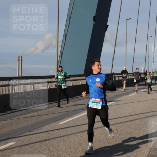 03.10.2025 - Köhlbrandbrückenlauf Julia Fischer http://msf.ph/oto/9002477 03.10.2025 09:41:56 Position 2 19771, 2947 meine-sportfotos.de