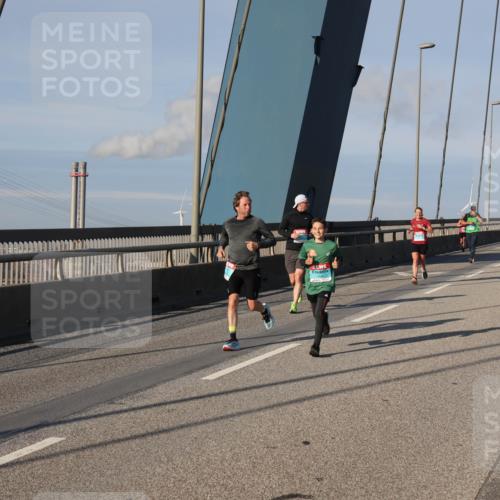03.10.2025 - Köhlbrandbrückenlauf Julia Fischer http://msf.ph/oto/9002500 03.10.2025 09:41:59 Position 2  meine-sportfotos.de