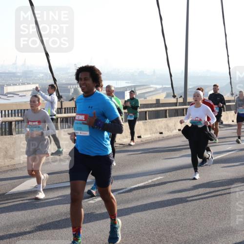 03.10.2025 - Köhlbrandbrückenlauf Julia Fischer http://msf.ph/oto/9002529 03.10.2025 09:27:24 Position 1 1499, 3123, 503, 1933 meine-sportfotos.de