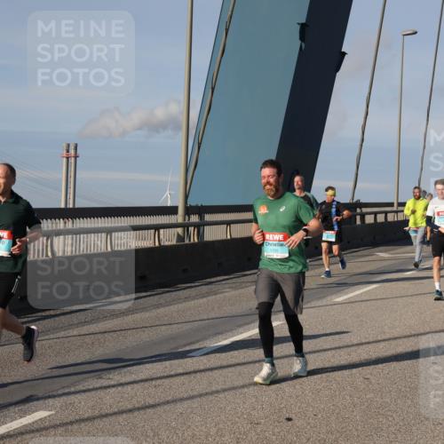 03.10.2025 - Köhlbrandbrückenlauf Julia Fischer http://msf.ph/oto/9002534 03.10.2025 09:42:13 Position 2 1105 meine-sportfotos.de