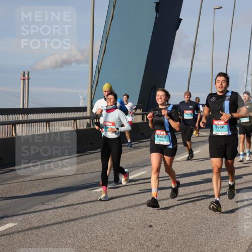 03.10.2025 - Köhlbrandbrückenlauf Julia Fischer http://msf.ph/oto/9002577 03.10.2025 09:42:21 Position 2 1776, 3465, 3462 meine-sportfotos.de