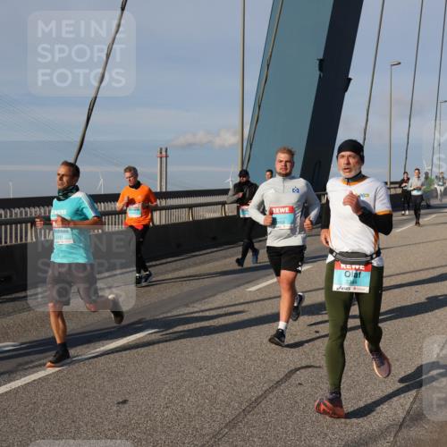 03.10.2025 - Köhlbrandbrückenlauf Julia Fischer http://msf.ph/oto/9002688 03.10.2025 09:42:44 Position 2 1141, 3344 meine-sportfotos.de