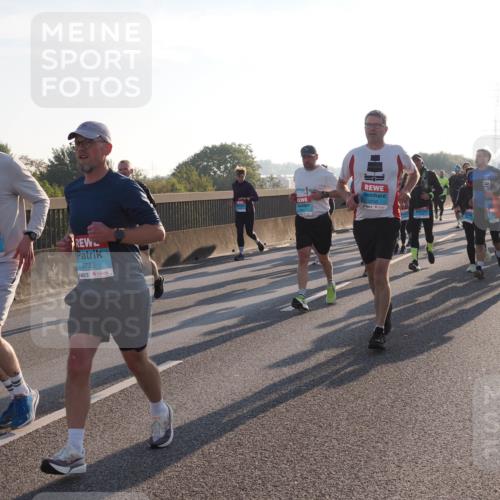 03.10.2025 - Köhlbrandbrückenlauf Fabian Wolf http://msf.ph/oto/9002704 03.10.2025 09:18:04 Position 3 2858, 2733, 3236 meine-sportfotos.de