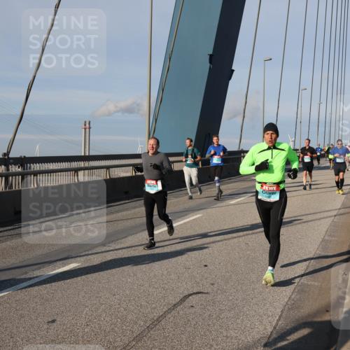 03.10.2025 - Köhlbrandbrückenlauf Julia Fischer http://msf.ph/oto/9002745 03.10.2025 09:42:54 Position 2 1091 meine-sportfotos.de