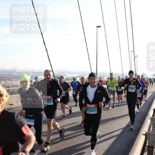 03.10.2025 - Köhlbrandbrückenlauf Julia Fischer http://msf.ph/oto/9002821 03.10.2025 09:28:04 Position 1 3469, 3321 meine-sportfotos.de