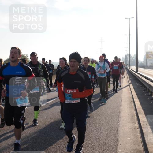 03.10.2025 - Köhlbrandbrückenlauf Fabian Wolf http://msf.ph/oto/9002823 03.10.2025 09:18:06 Position 3 3569, 1902, 1512, 2805 meine-sportfotos.de