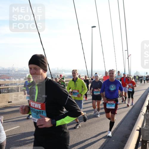 03.10.2025 - Köhlbrandbrückenlauf Julia Fischer http://msf.ph/oto/9002848 03.10.2025 09:28:06 Position 1 1192, 3406 meine-sportfotos.de