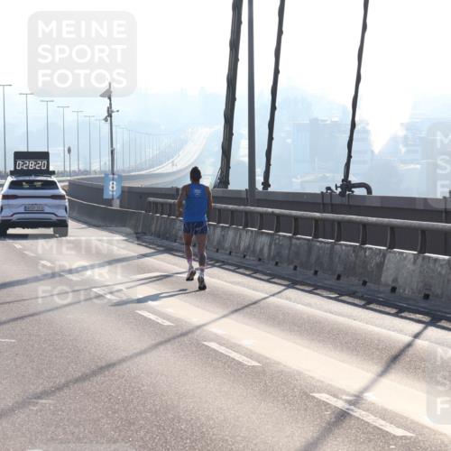 03.10.2025 - Köhlbrandbrückenlauf Julia Fischer http://msf.ph/oto/9002954 03.10.2025 09:28:21 Position 1 0, 28, 20, 193 meine-sportfotos.de