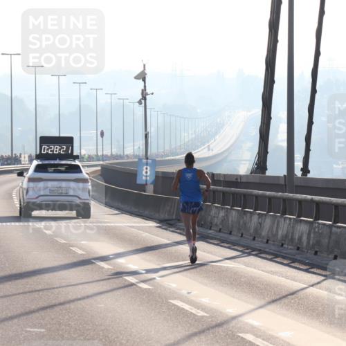 03.10.2025 - Köhlbrandbrückenlauf Julia Fischer http://msf.ph/oto/9002961 03.10.2025 09:28:22 Position 1 0, 28, 2, 193, 8 meine-sportfotos.de