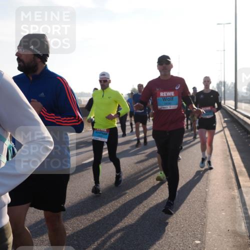 03.10.2025 - Köhlbrandbrückenlauf Fabian Wolf http://msf.ph/oto/9002962 03.10.2025 09:18:09 Position 3 2942, 2696 meine-sportfotos.de