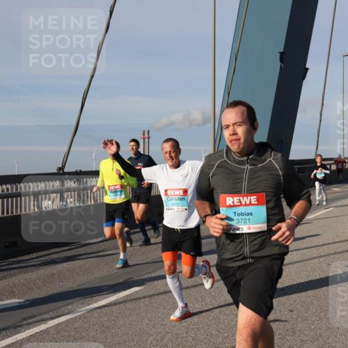 03.10.2025 - Köhlbrandbrückenlauf Julia Fischer http://msf.ph/oto/9002963 03.10.2025 09:43:39 Position 2 2672, 3721 meine-sportfotos.de