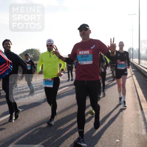 03.10.2025 - Köhlbrandbrückenlauf Fabian Wolf http://msf.ph/oto/9002985 03.10.2025 09:18:10 Position 3 2942, 2696 meine-sportfotos.de