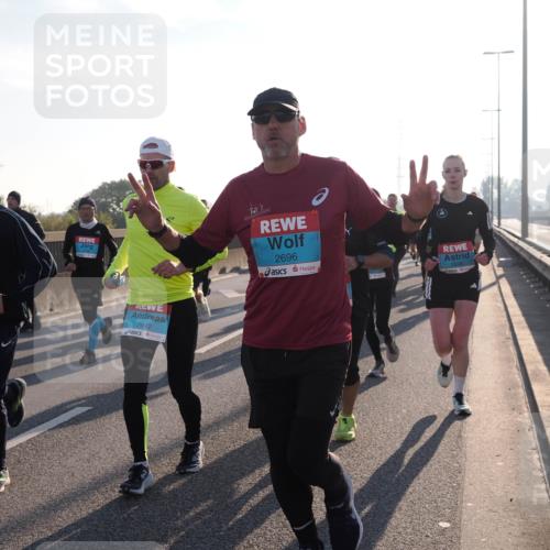 03.10.2025 - Köhlbrandbrückenlauf Fabian Wolf http://msf.ph/oto/9002997 03.10.2025 09:18:10 Position 3 2950, 2942, 2696, 2698 meine-sportfotos.de