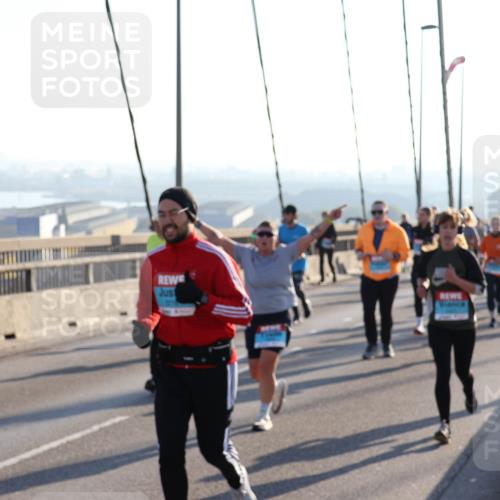 03.10.2025 - Köhlbrandbrückenlauf Julia Fischer http://msf.ph/oto/9003000 03.10.2025 09:28:32 Position 1  meine-sportfotos.de