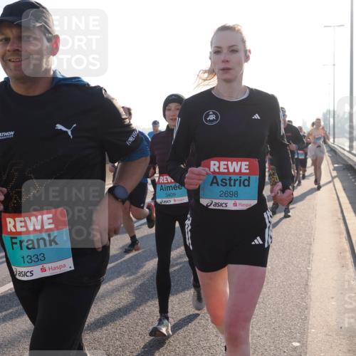 03.10.2025 - Köhlbrandbrückenlauf Fabian Wolf http://msf.ph/oto/9003059 03.10.2025 09:18:11 Position 3 1333, 3409, 2698 meine-sportfotos.de